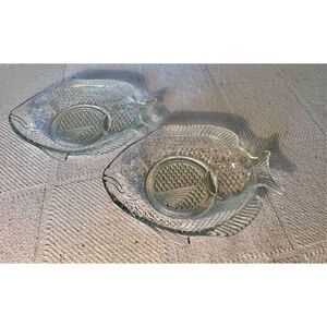 VINTAGE SET OF 2 ARCOROC FRANCE CLEAR GLASS FISH SHAPED PLATE W/ Space for Sauce